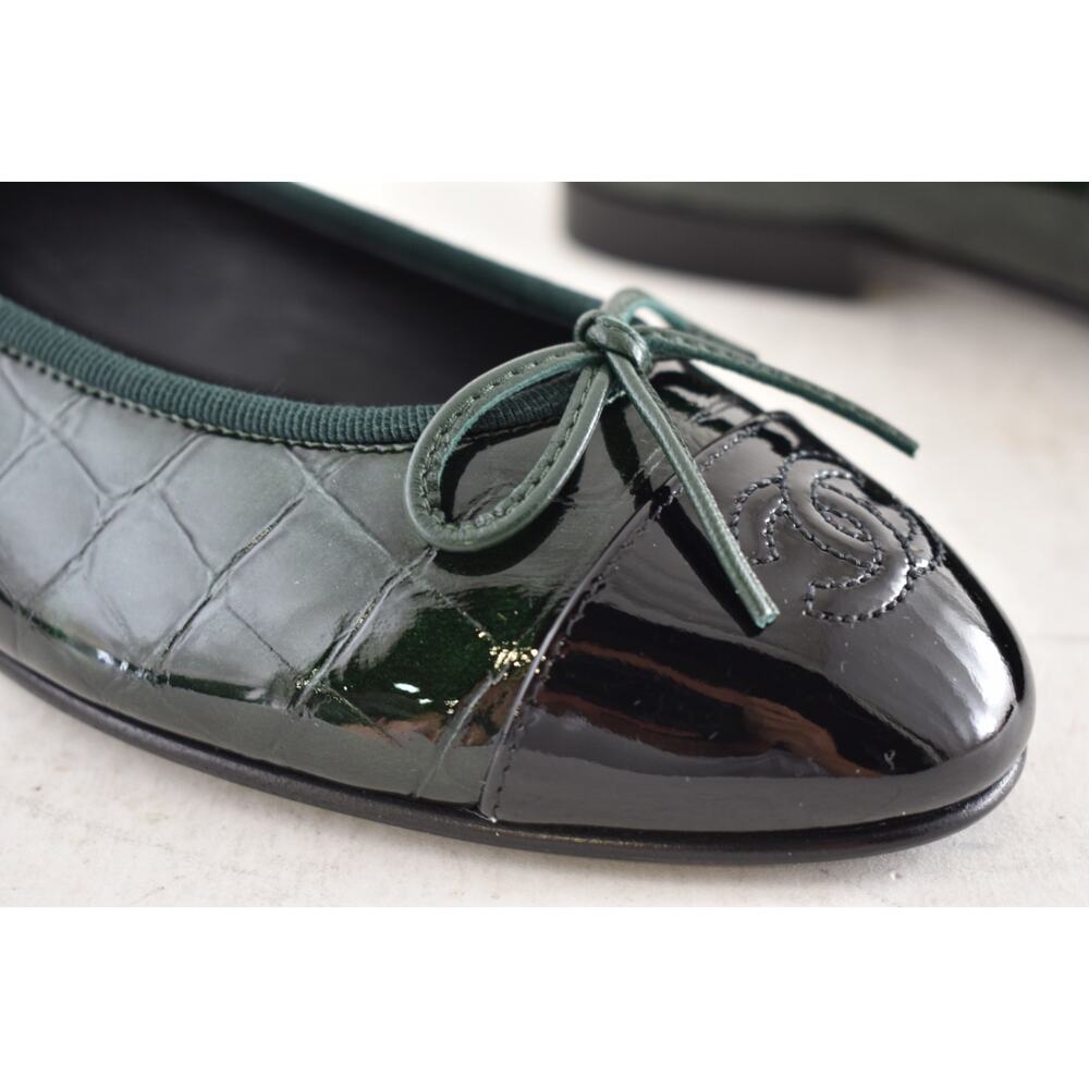 Chanel 26A Dark Green Black Crocodile Patent CC Logo Ballet Ballerina Flat 37.5 - Picture 8 of 16